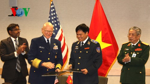 Vietnam, US hold 4th defense dialogue - ảnh 2